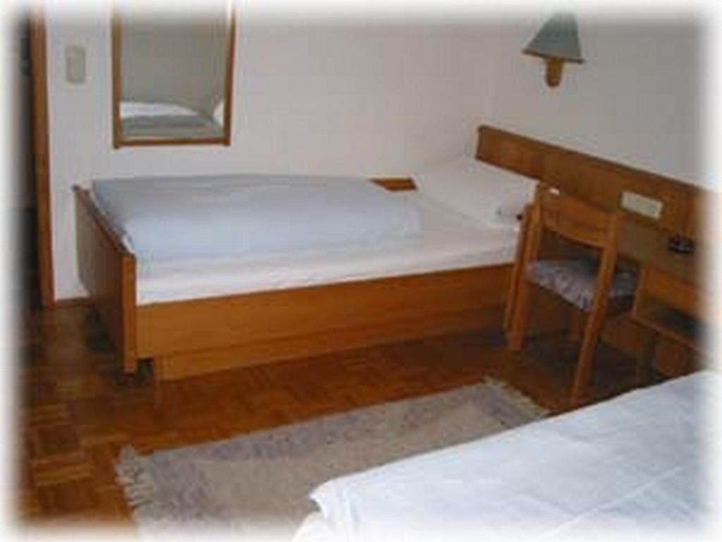 Hotel-Restaurant Kreuzhuber Neuburg am Inn Quarto foto